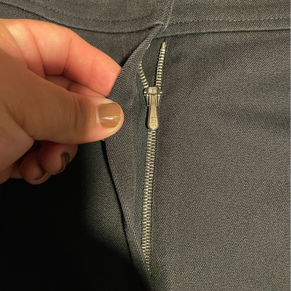 St. John Sport Black Pants size 12 preloved. - Picture 6 of 7